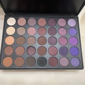 Morphe cosmetics purple eyeshadow palette
